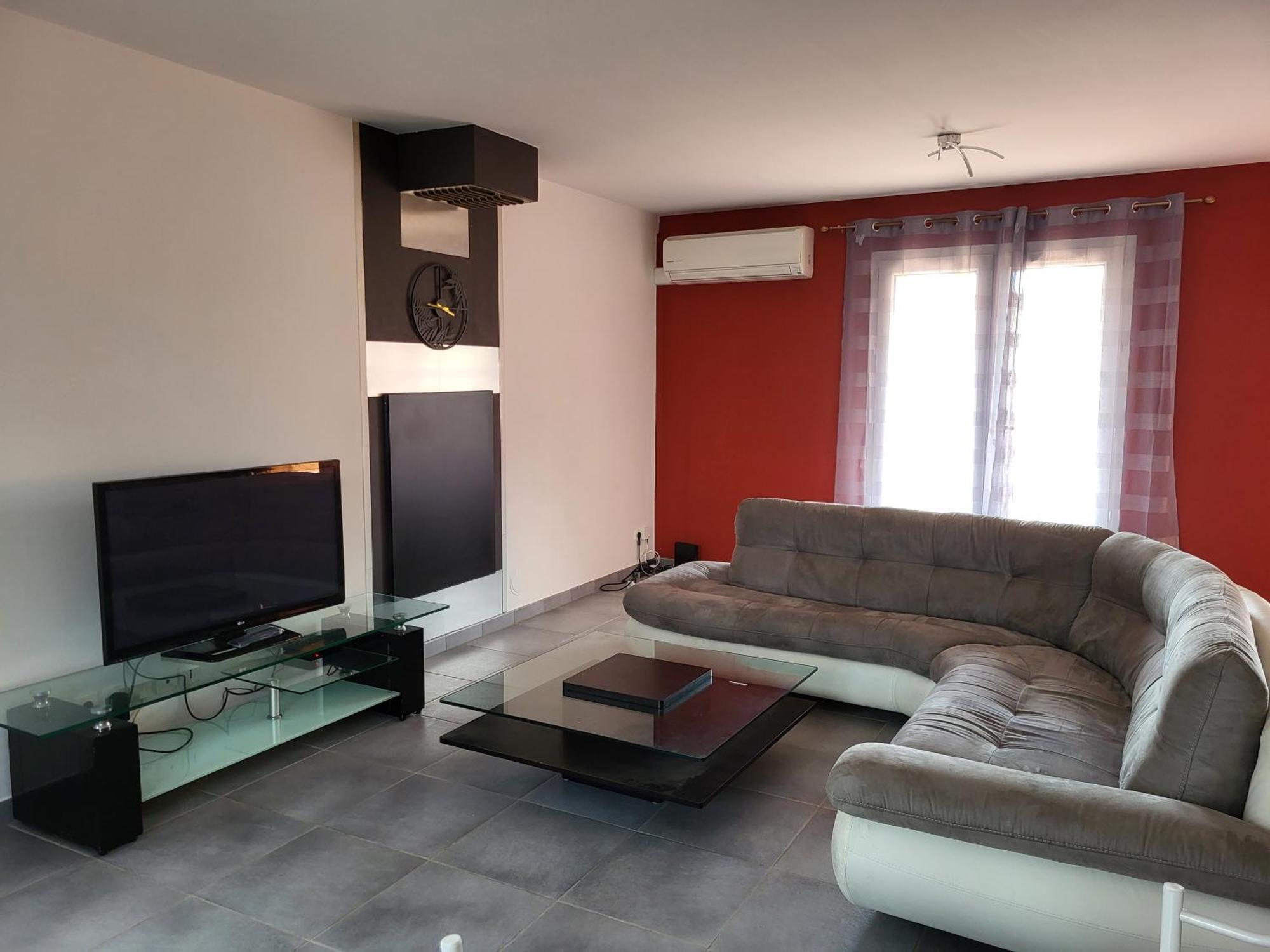 Villa *